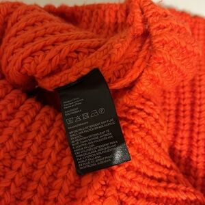 H&M Vneck Pullover Blouson Sleeve Sweater Orange Hot Medium